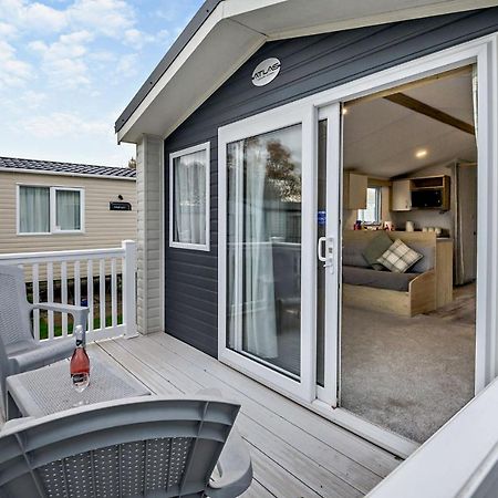 Sea La Vie Lodge, Rockley Park Holiday Park, Poole, Dorset ภายนอก รูปภาพ