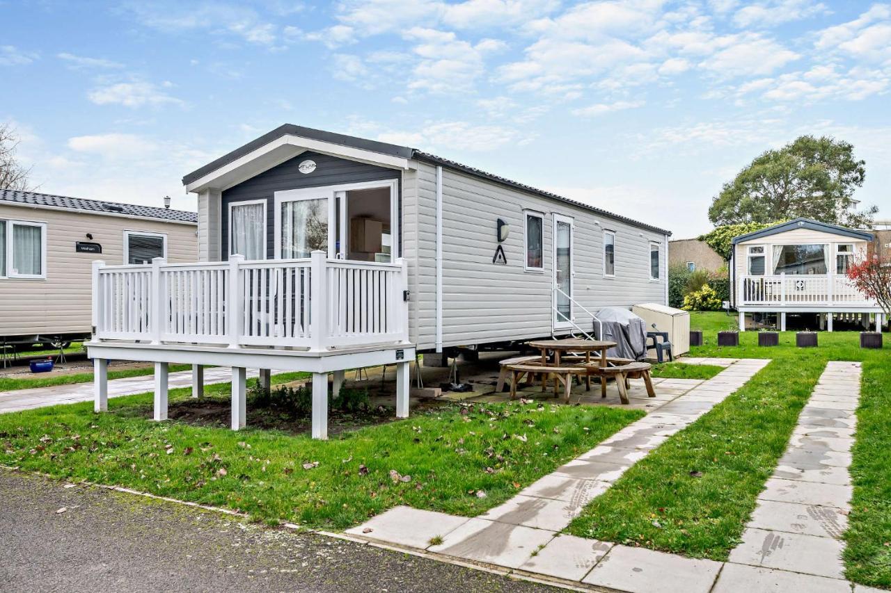 Sea La Vie Lodge, Rockley Park Holiday Park, Poole, Dorset ภายนอก รูปภาพ