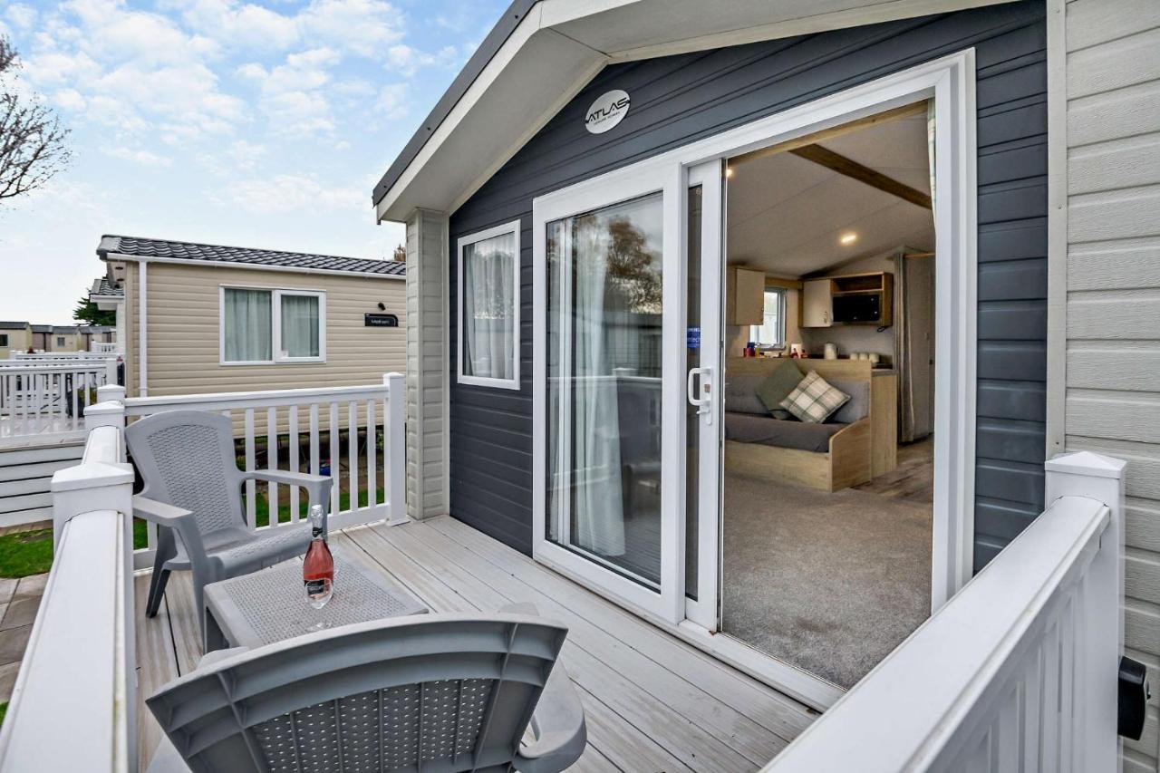 Sea La Vie Lodge, Rockley Park Holiday Park, Poole, Dorset ภายนอก รูปภาพ