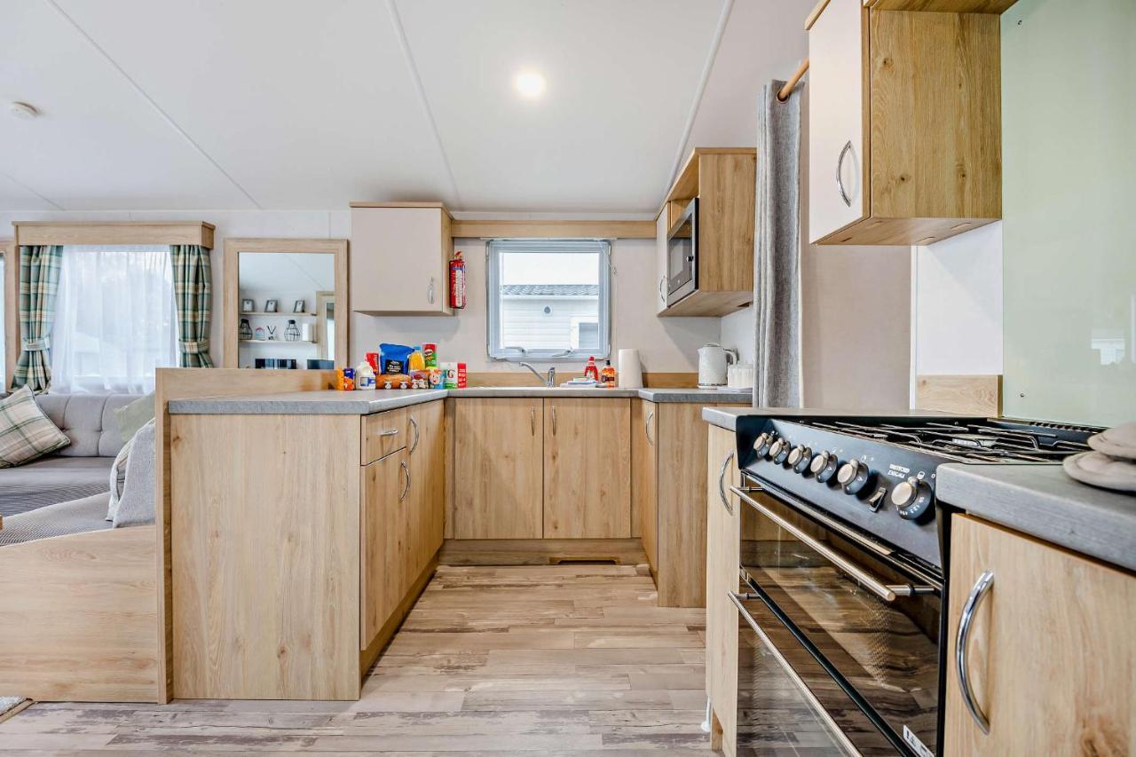 Sea La Vie Lodge, Rockley Park Holiday Park, Poole, Dorset ภายนอก รูปภาพ