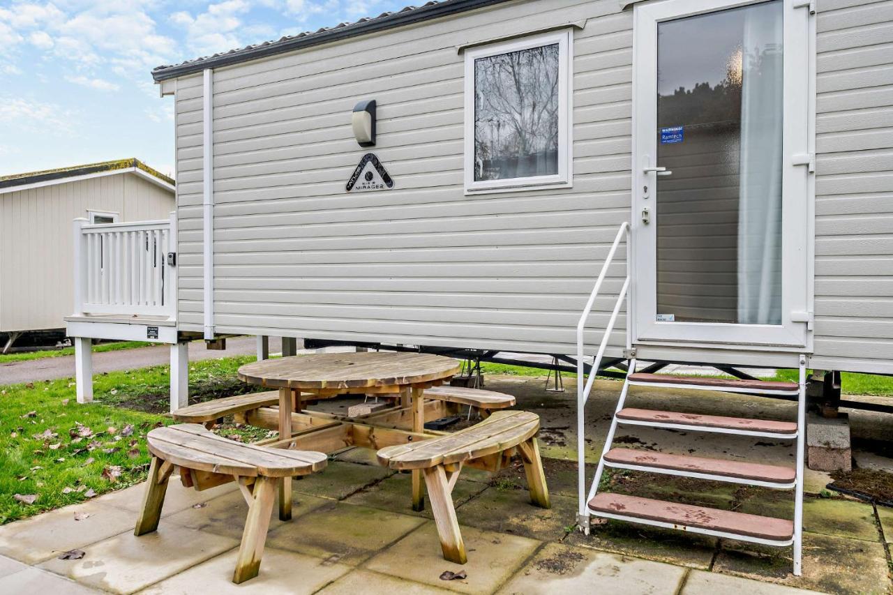 Sea La Vie Lodge, Rockley Park Holiday Park, Poole, Dorset ภายนอก รูปภาพ