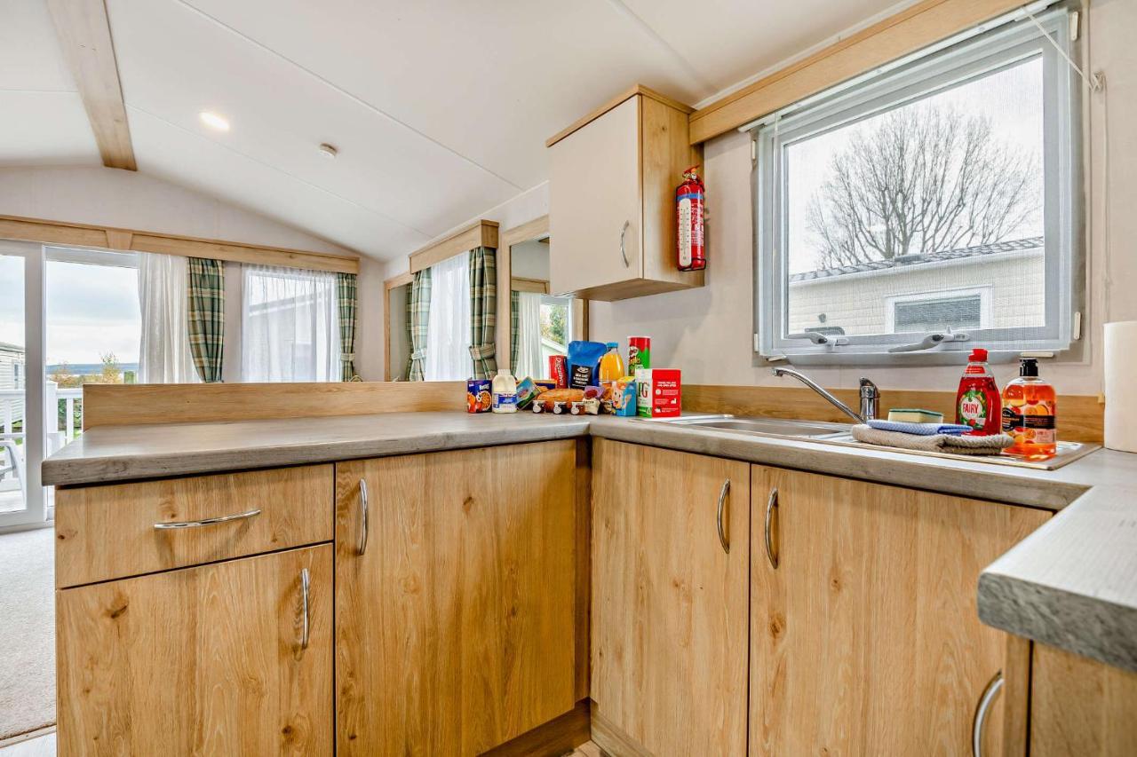 Sea La Vie Lodge, Rockley Park Holiday Park, Poole, Dorset ภายนอก รูปภาพ