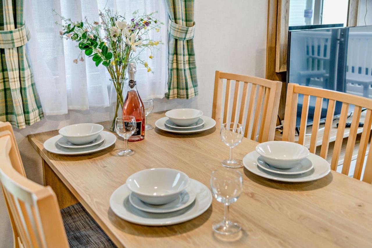 Sea La Vie Lodge, Rockley Park Holiday Park, Poole, Dorset ภายนอก รูปภาพ