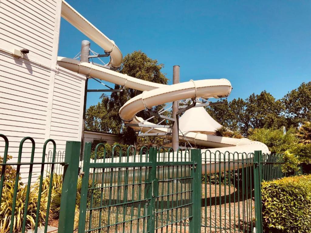Sea La Vie Lodge, Rockley Park Holiday Park, Poole, Dorset ภายนอก รูปภาพ